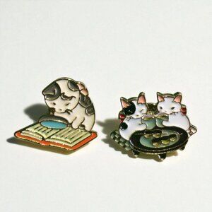 ❤️ 5/$18 - kitty cats pins set